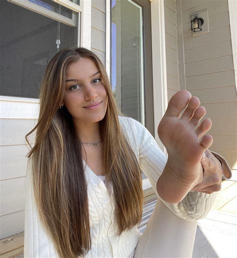 sexy girls feet naked|Sexy Feet Pics and Nude Foot Fetish Porn HotSexyFeet.com